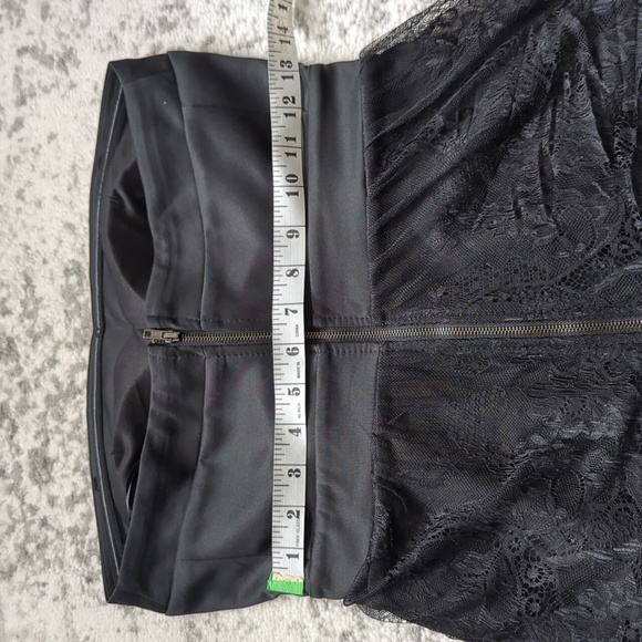 LBD with lace detail | size S - Picture 3 of 7